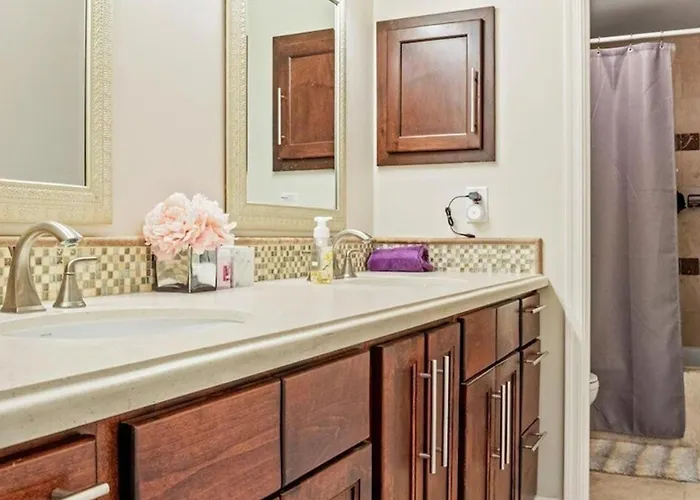 Ferienhaus Charming 2bd-2bth In Heart Of Old Town