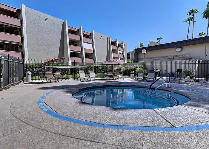 Old Town 2 Kings Pool * Scottsdale